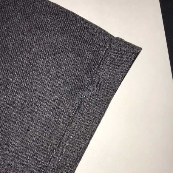 2 Under Armour Heat Gear Tees - Picture 6 of 11